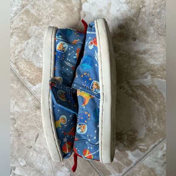 TOMS Kids Blue Space Dinosaur Sneakers - Picture 3 of 5